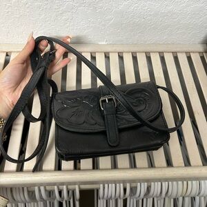 Elegant Black Leather Shoulder Bag